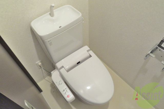 トイレ　トイレは温水洗浄付き。これだけは外せません。