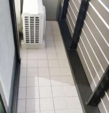 バルコニー　別部屋の画像を使用しております。