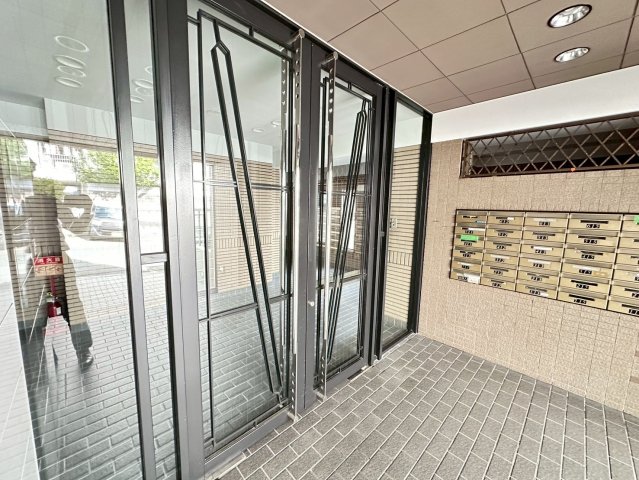 エントランス　詳細は、RISUMO江坂本店までお問合せください♪