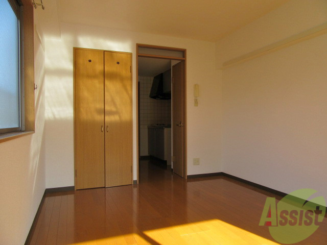 その他部屋・スペース　リビングと寝室は同じお部屋になります。お好きな場所にどうぞ。