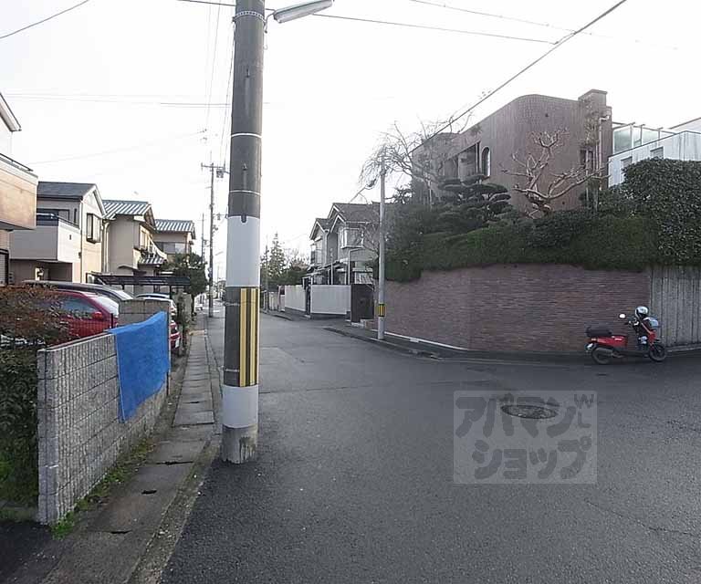 その他　前面道路です。