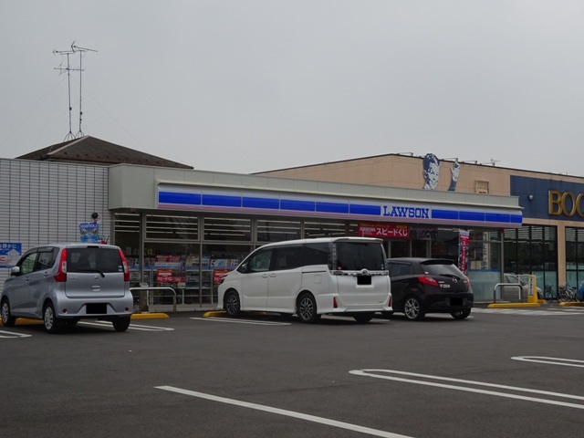コンビニ　ローソン結城アクロス通り店（コンビニ）まで740m