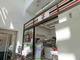 コンビニ　セブンイレブン セレスティン芝三井ビル店（コンビニ）まで310m