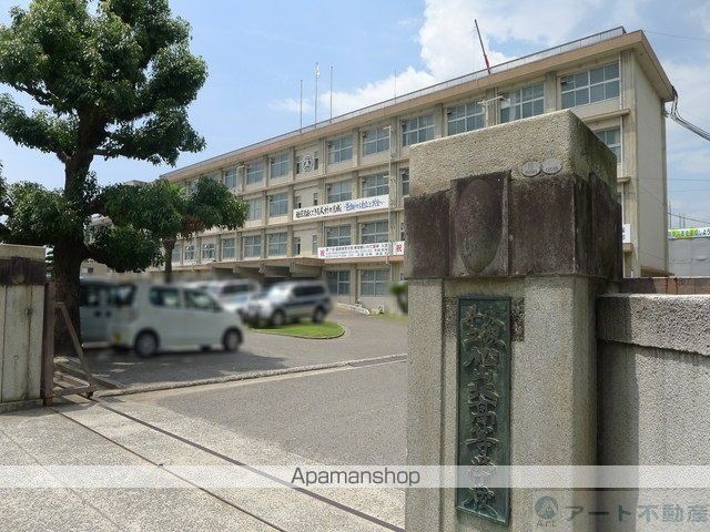 高校・高専　松山北高等学校（高校・高専）まで977m