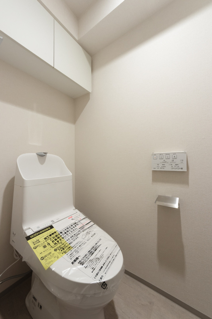 トイレ　※写真は同タイプ住戸です。