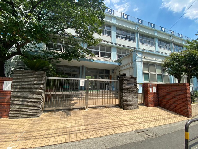 小学校　足立区立千寿常東小学校（小学校）まで207m