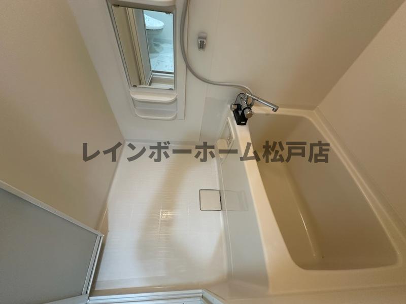 バス・シャワールーム　お風呂で日々の疲れを落としましょう