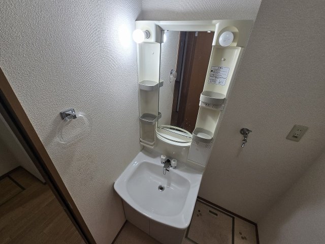 洗面設備　コンパクトで使いやすい洗面所