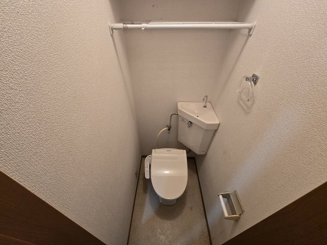 トイレ　落ち着いたトイレです