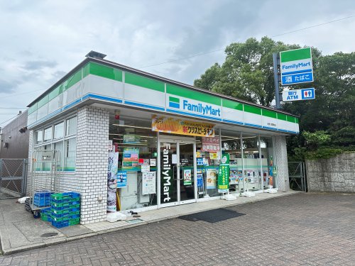 コンビニ　ファミリーマート 近鉄久居駅前店（コンビニ）まで78m