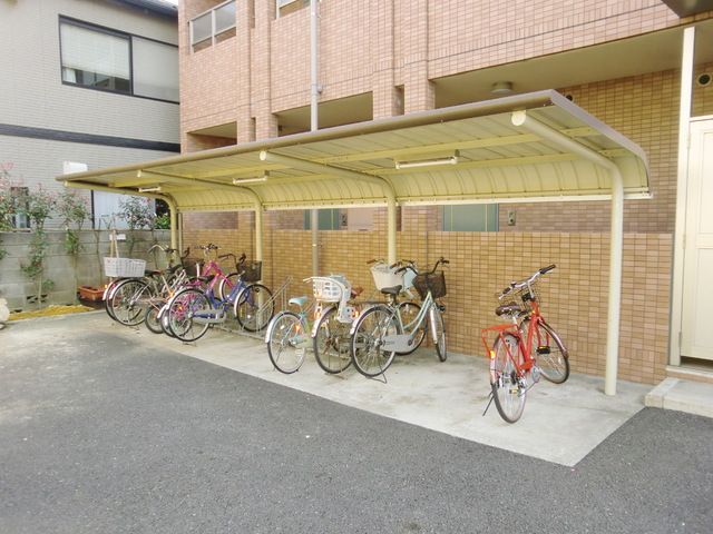 その他共有部分　★屋根付駐輪場スペースです★