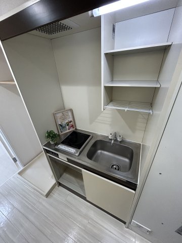 キッチン　※写真は同じマンションの違う部屋のものになります。