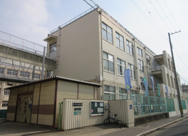 小学校　神戸市立和田岬小学校（小学校）まで441m