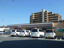 コンビニ　セブンイレブン 浜松飯田町店（コンビニ）まで604m