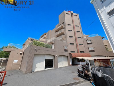 建物外観　エレベーター付きで重たい荷物も楽々♪