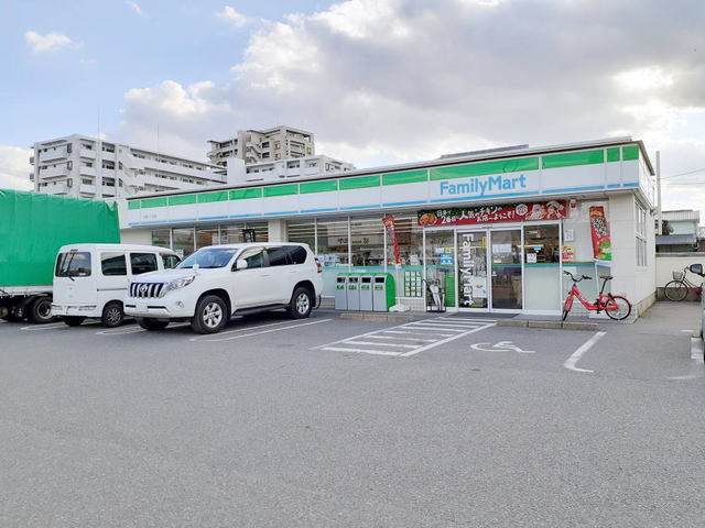 コンビニ　ファミリーマート松島1丁目店（コンビニ）まで290m