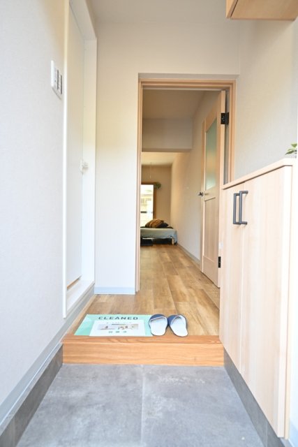 玄関　※家具・小物はイメージです