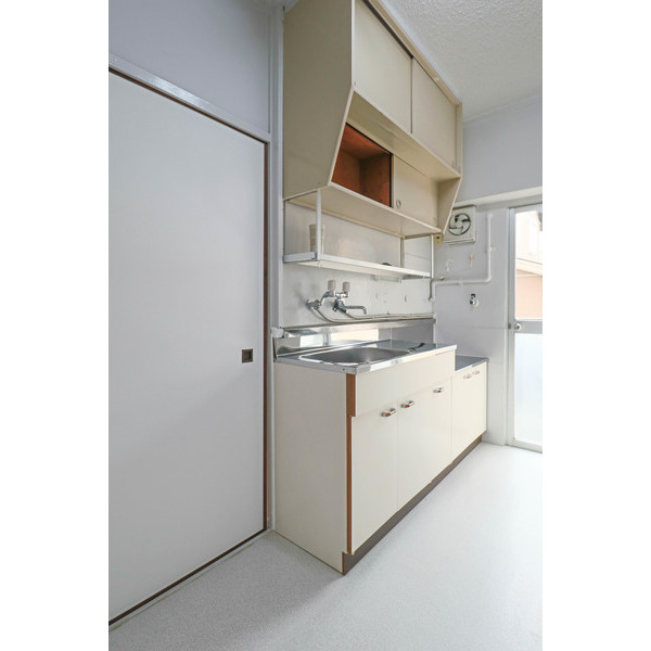 キッチン　同じ建物の別のお部屋