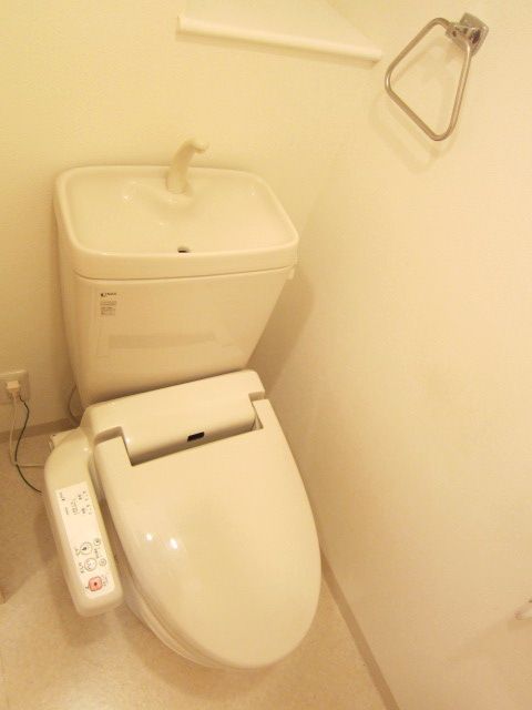 トイレ　★ウォシュレット付きトイレです★