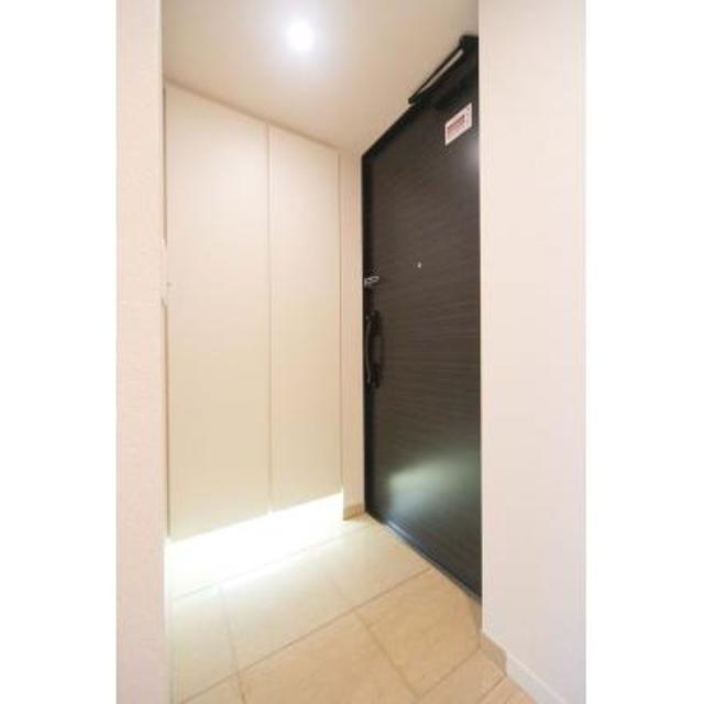 玄関　※写真は同タイプ住戸です。
