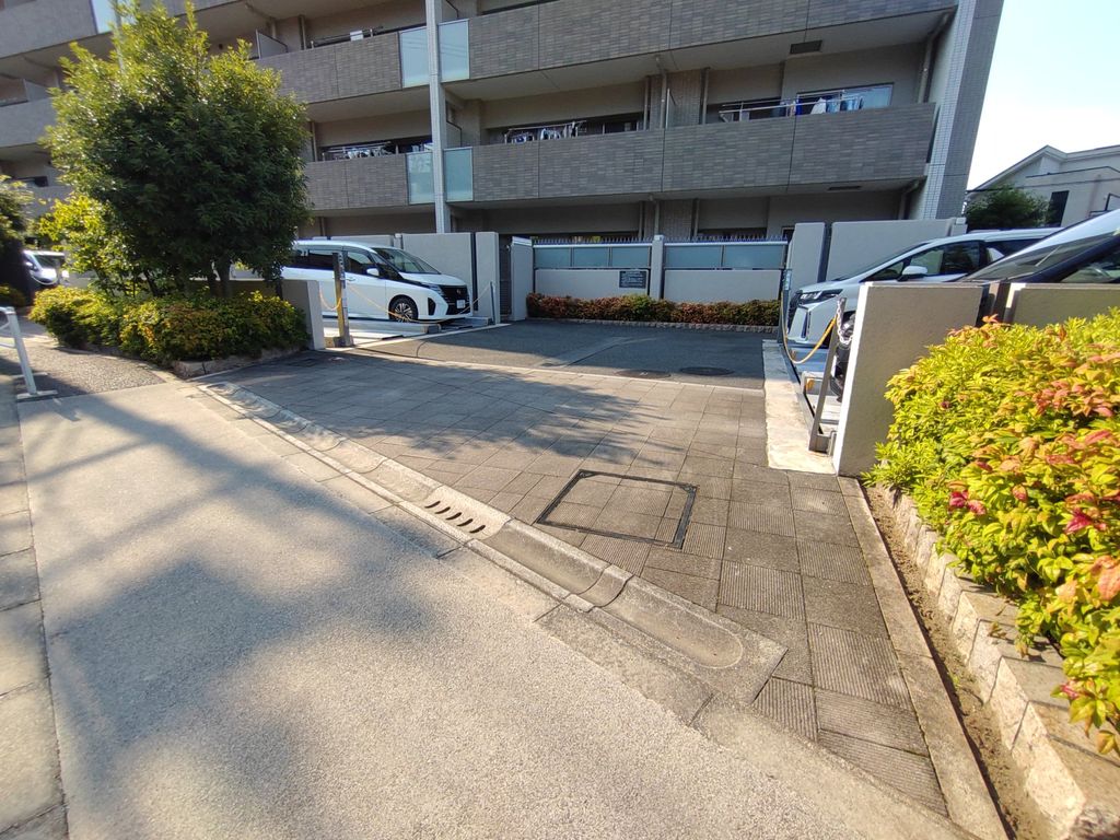 駐車場　駐車場