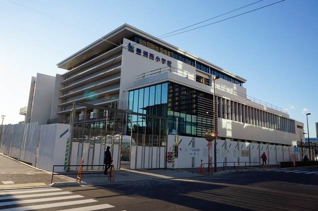 小学校　江東区立豊洲西小学校（小学校）まで478m