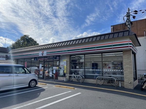 コンビニ　セブンイレブン　淀池上町店（コンビニ）まで370m