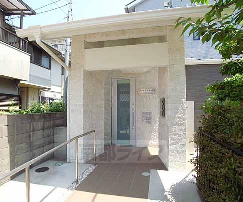 エントランス　高級感溢れてますね・