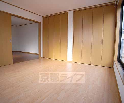 居室・リビング　広々としたお部屋です。
