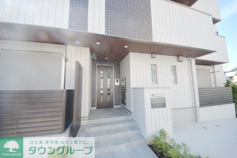 エントランス　★お問い合わせはタウンハウジングまで★
