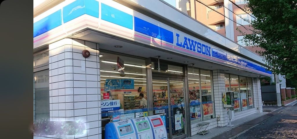 コンビニ　ローソン江坂町四丁目店（コンビニ）まで310m