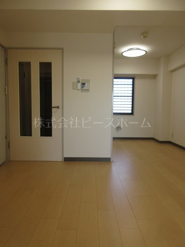 居室・リビング　※別号室参考写真