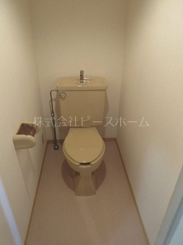 トイレ　※別号室参考写真