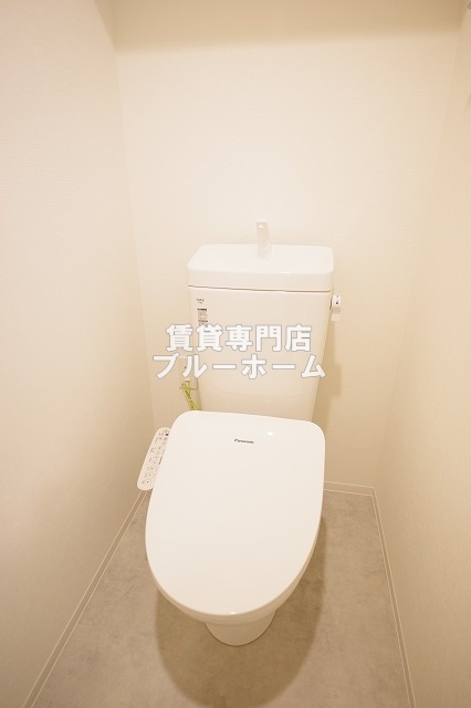 トイレ　温水洗浄便座付のトイレ！