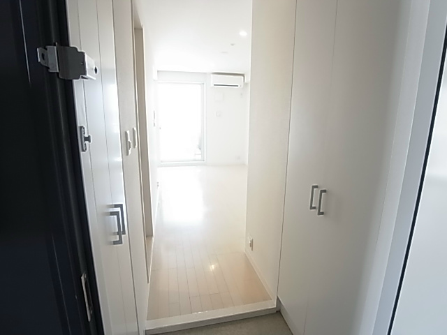 玄関　同仕様別部屋