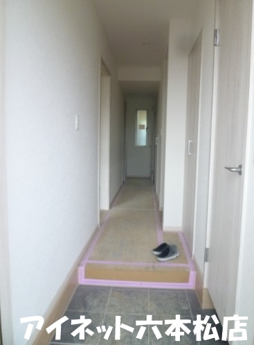 玄関　開放感のある玄関です
