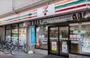 コンビニ　セブンイレブン 荒川店（コンビニ）まで284m