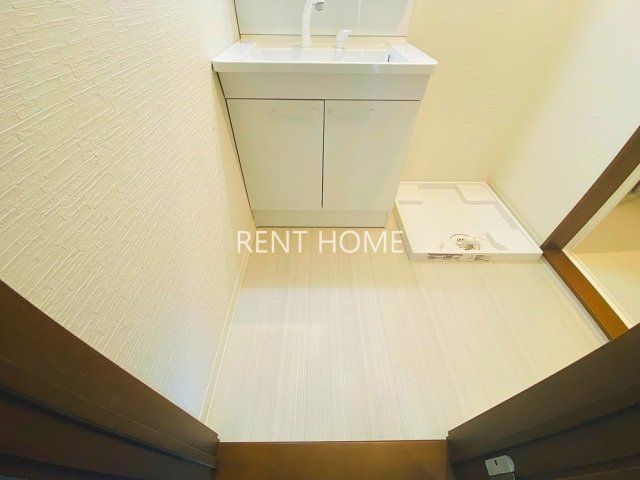 その他設備　脱衣場に室内洗濯機置場があります。
