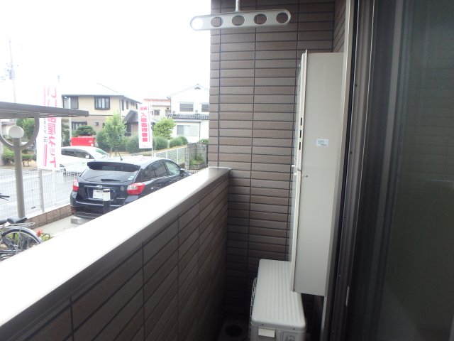 バルコニー　暖かな日差しのふりそそぐバルコニー