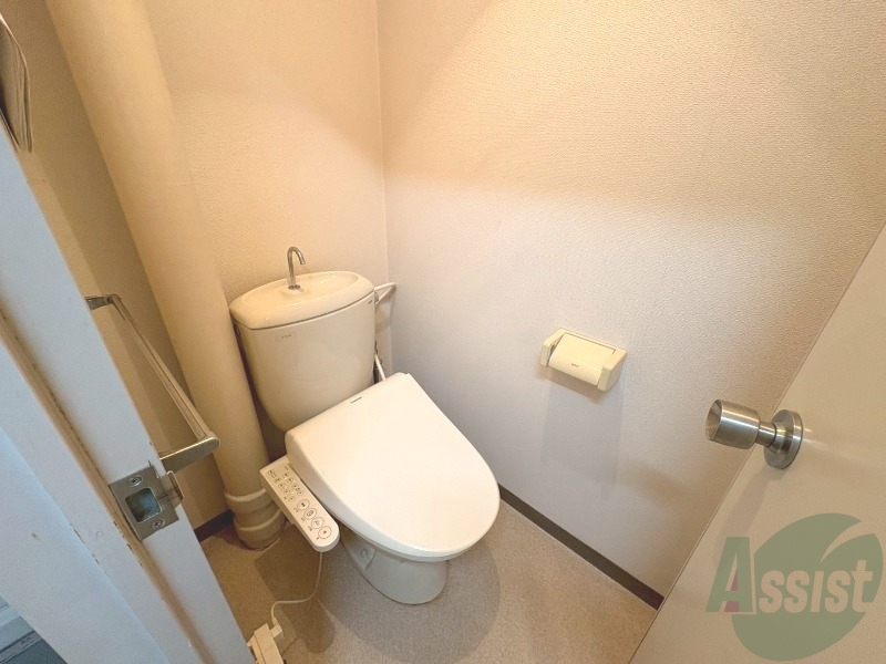トイレ　トイレにウォシュレットが付いてるのは嬉しいですね。