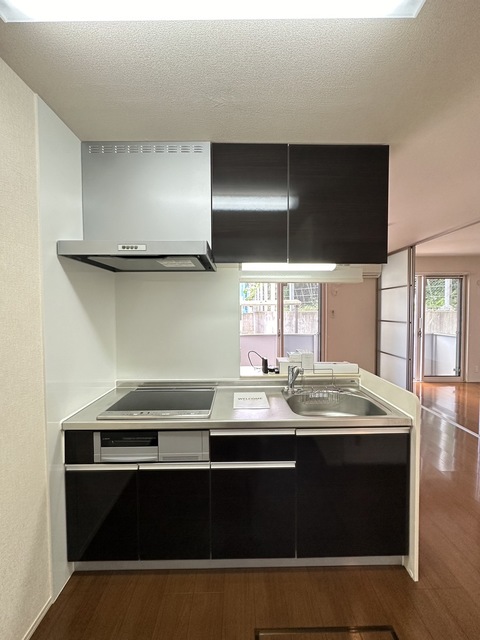 キッチン　別部屋参考写真です