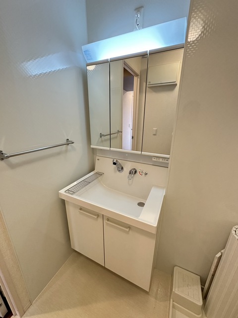 洗面設備　別部屋参考写真です