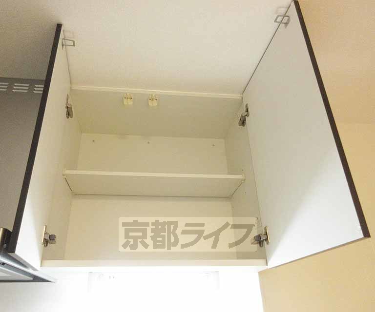 収納　頭上収納も充実しています。