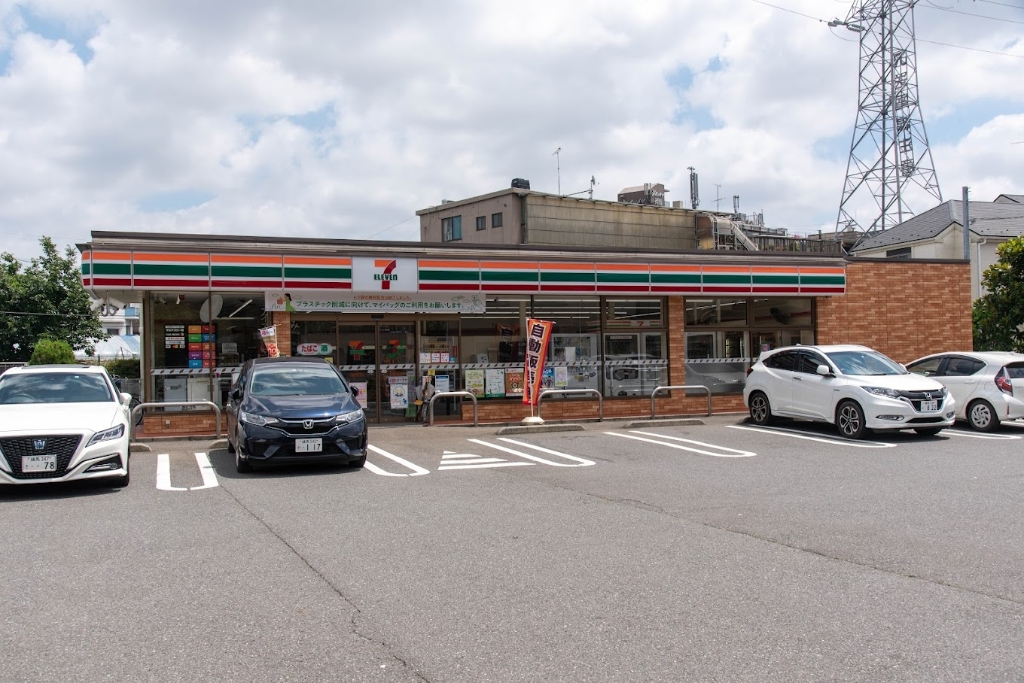 コンビニ　セブンイレブン 練馬南大泉5丁目店（コンビニ）まで379m