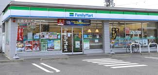 コンビニ　ファミリーマート 名北辻町二丁目店（コンビニ）まで183m