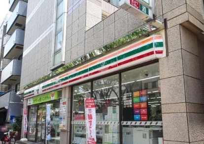 コンビニ　セブンイレブン（コンビニ）まで40m