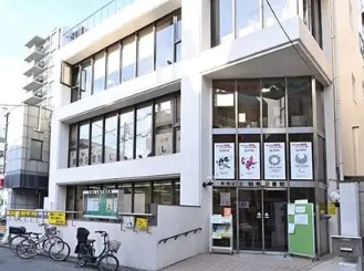 図書館　新宿区立鶴巻図書館（図書館）まで80m