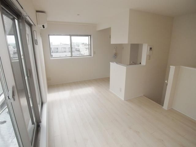 居室・リビング　★２面採光で明るいお部屋です★
