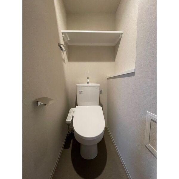 トイレ　シンプルで使いやすいトイレです♪