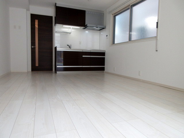 居室・リビング　キレイなフローリングのお部屋です